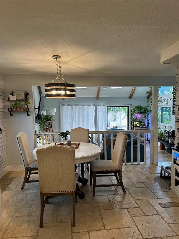 Building Photo - 4517 Groveland Ave