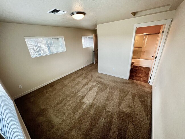 Building Photo - 796 NE Copperleaf Loop