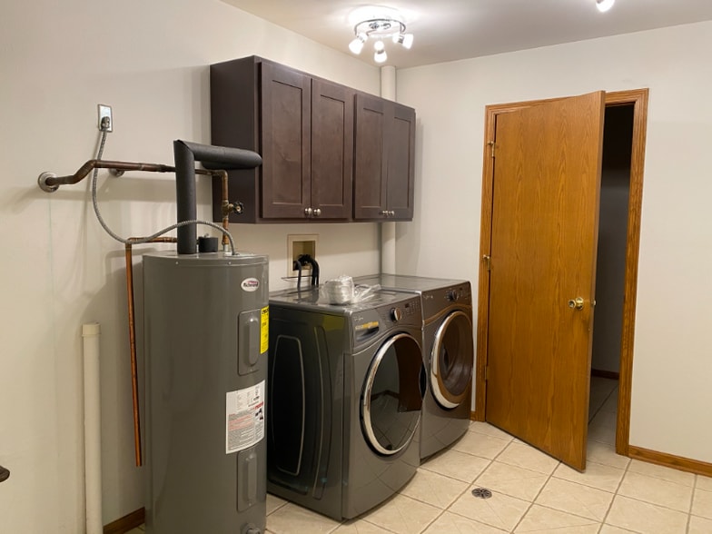 Building Photo - 112 Lake Rd