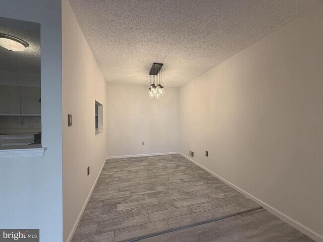 Building Photo - 65 Mulberry Ct