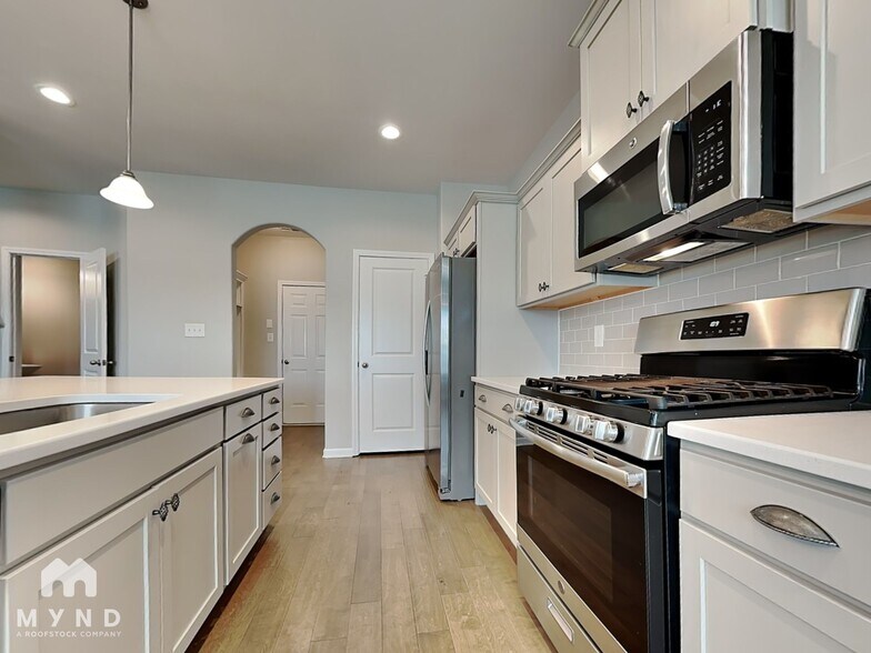 Building Photo - 43 Ashton Pl