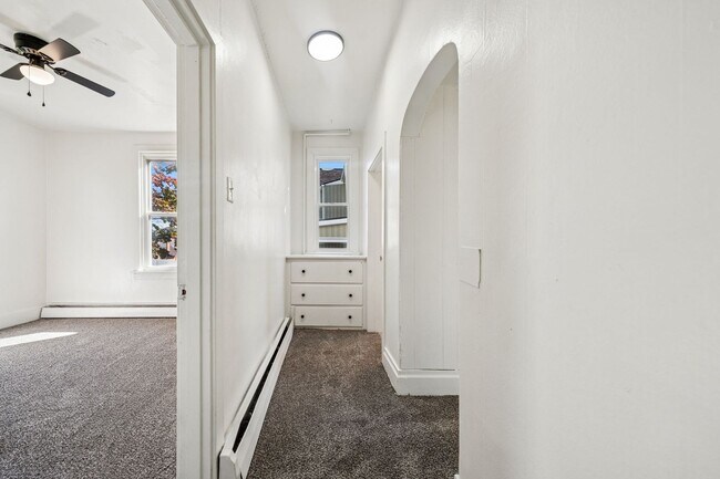 Building Photo - 623 Spruce St