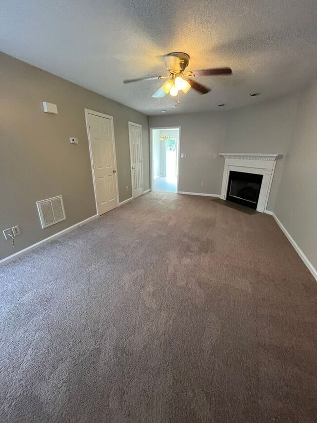 Building Photo - 2BD/1.5BA Townhome in Spring Meadows