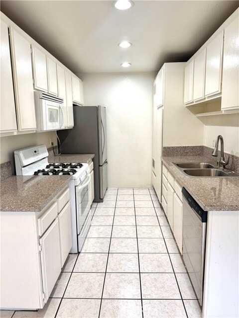 Building Photo - 20527 S Vermont Ave