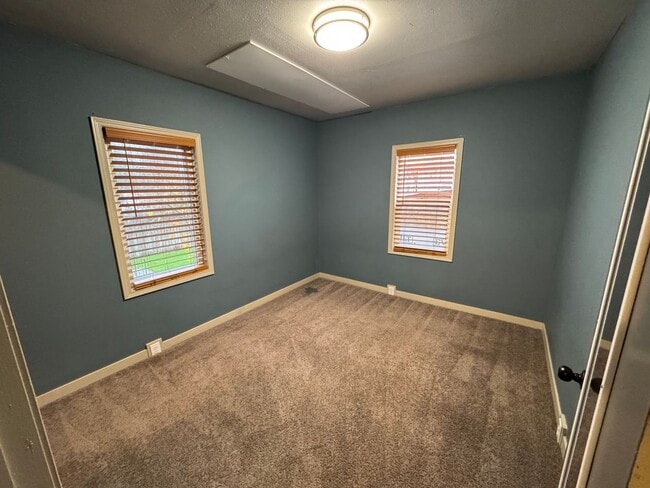 Building Photo - Charming House in Bellingham - 4 Bedroom 1...