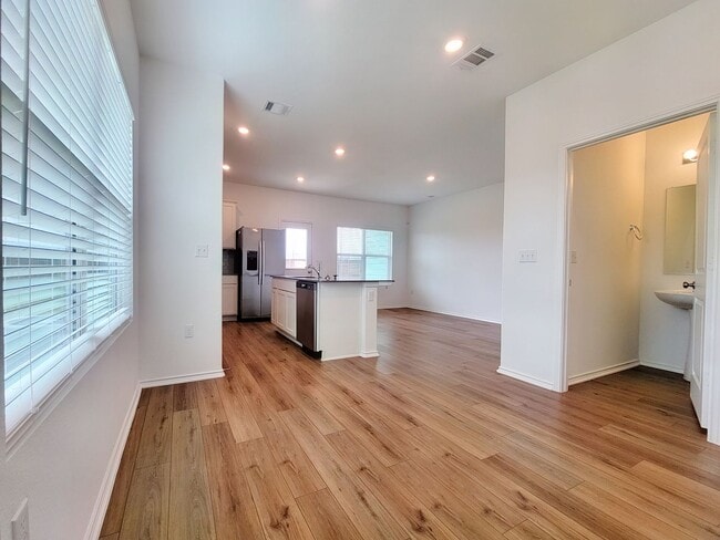 Building Photo - 7232 Dancing Wind Ln