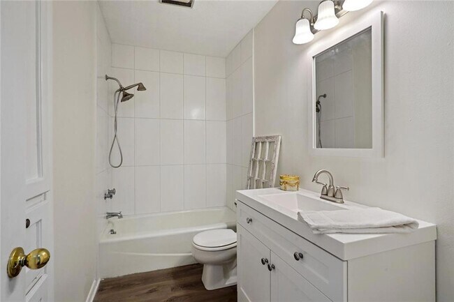 Building Photo - 401 Inspiration Ln