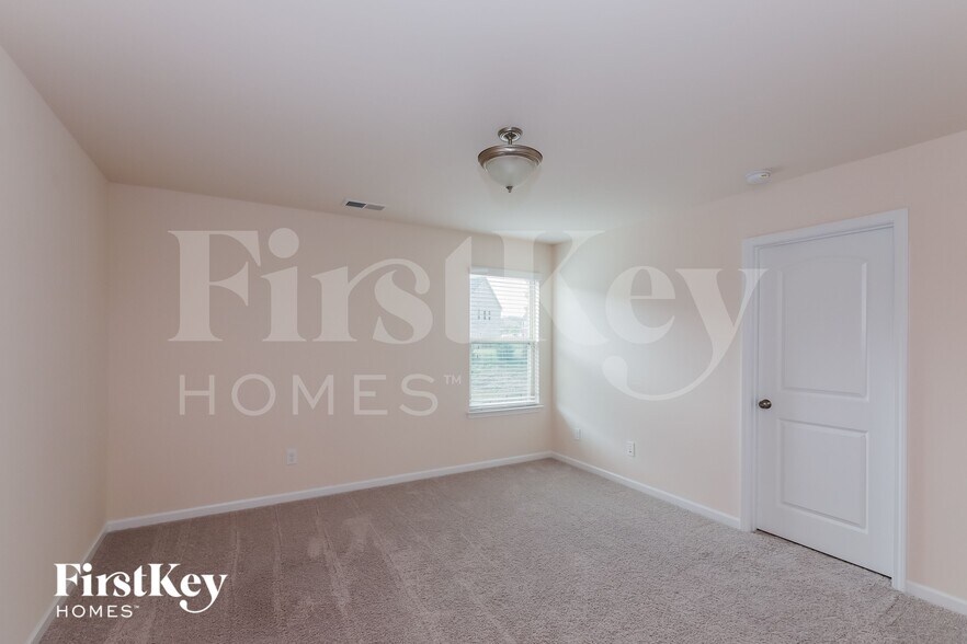 Building Photo - 1323 Privett Park Pl
