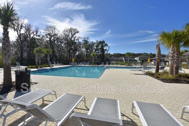 Building Photo - 1940 Red Lp