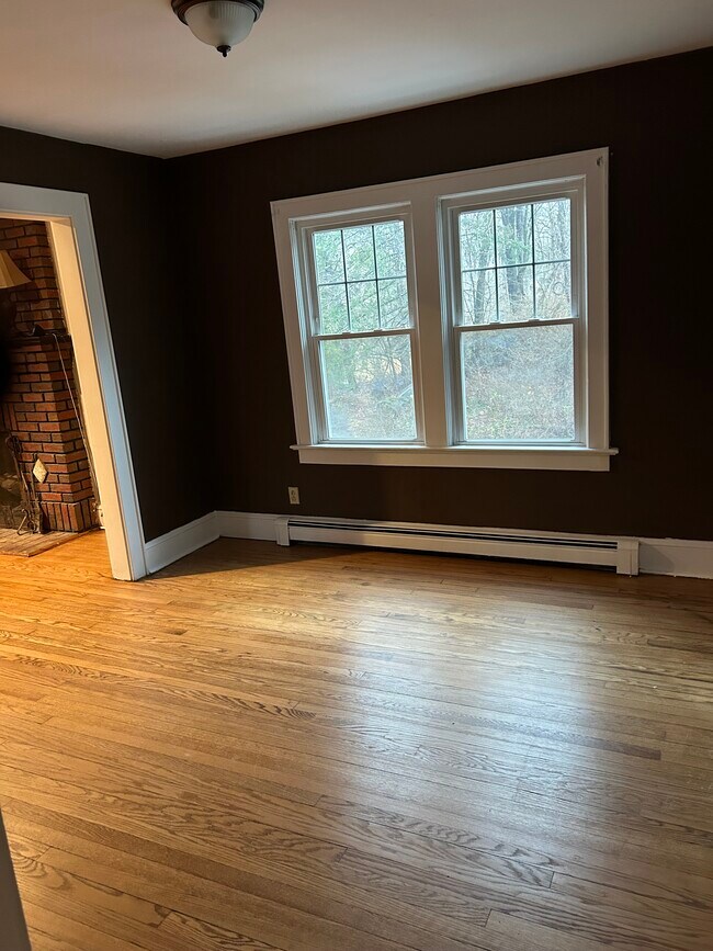 Building Photo - 2119 Maple Ave