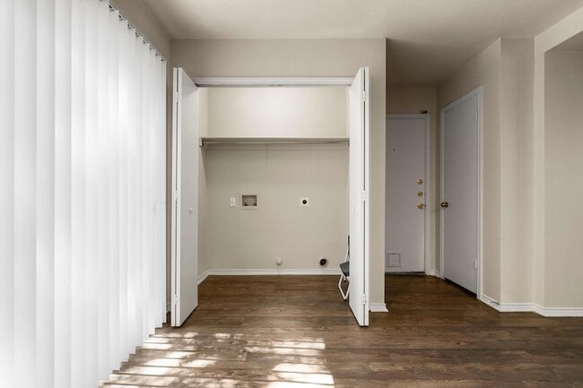 Building Photo - 10643 Marshitahs Way