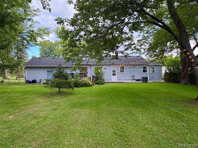 Building Photo - 306 Michelson Rd