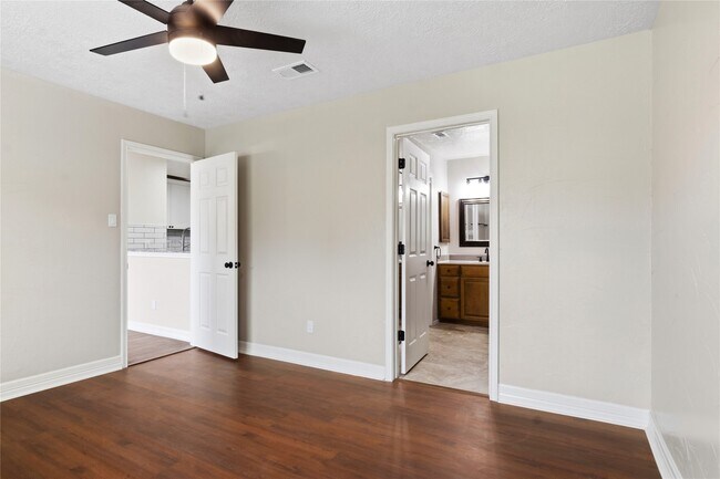 Building Photo - 2606 Northern Dr