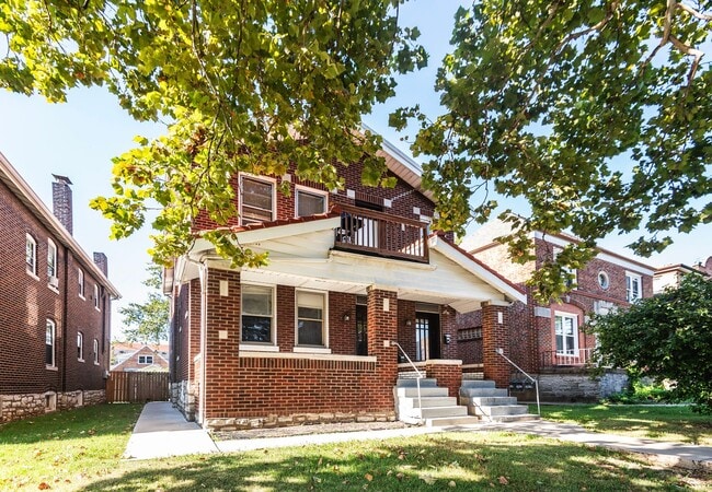 Building Photo - 4926 Winona Ave