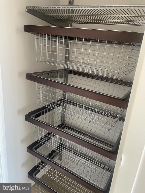 Building Photo - 5225 Pooks Hill Rd