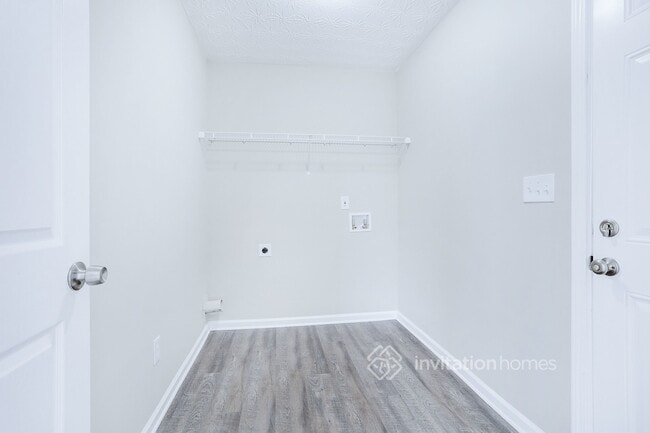 Building Photo - 140 Oak Hill Dr