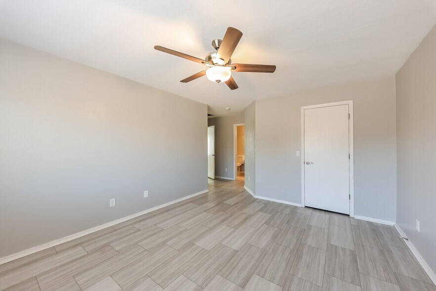 Building Photo - 13748 W Keim Dr