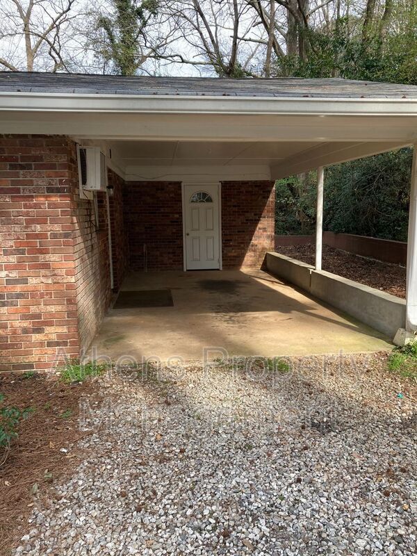 Building Photo - 317 Springtree Rd