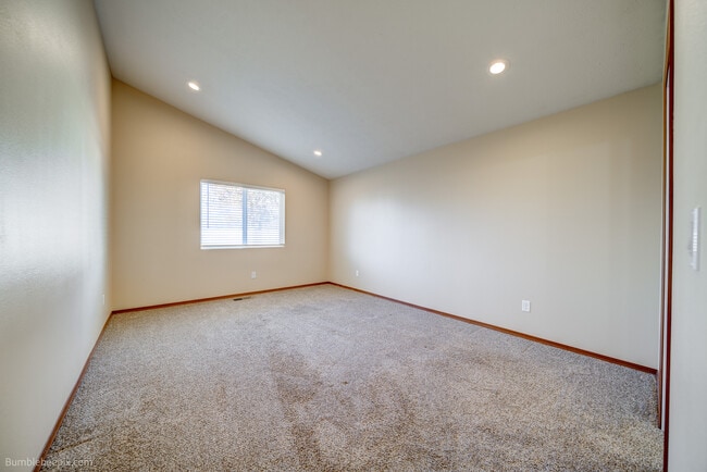 Building Photo - 1923 N Nelson St