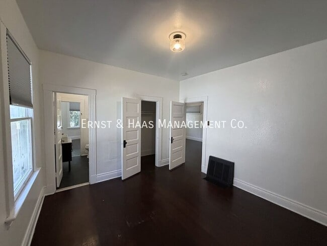 Building Photo - 209 Linden Ave