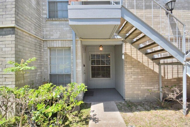Building Photo - 7400 Bellerive Dr