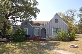 Building Photo - 300 Montclair Ave