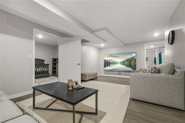 Building Photo - 9800 Foxworth Dr