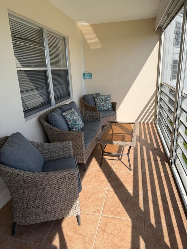 Building Photo - 2029 Exeter