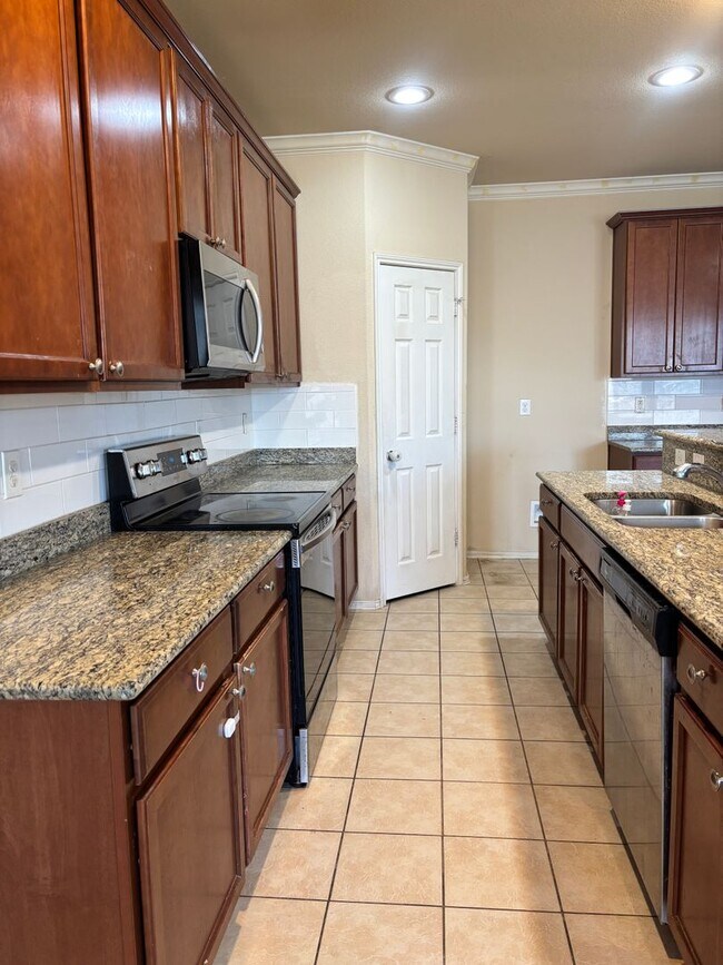 Building Photo - 7509 Berrenda Dr