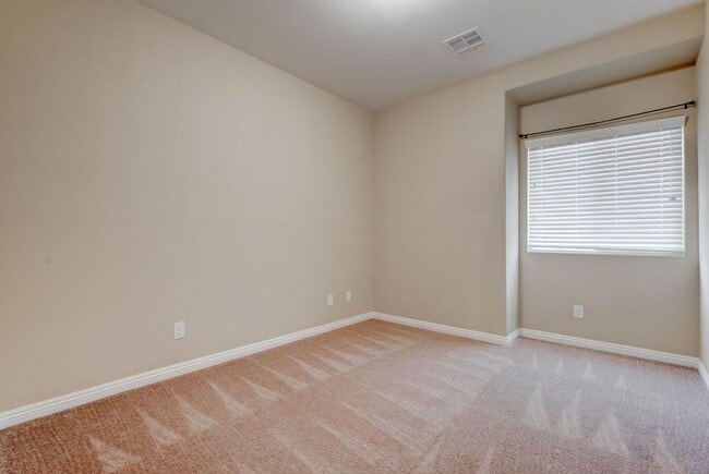 Building Photo - 1067 Fish Pond Ave