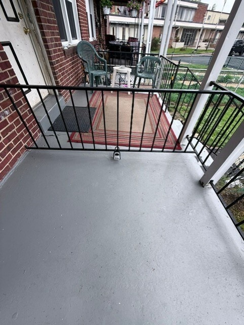 Building Photo - 2833 Sunset Dr