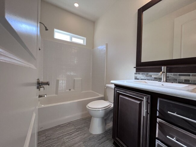 Building Photo - 2206 S Ellsworth Rd