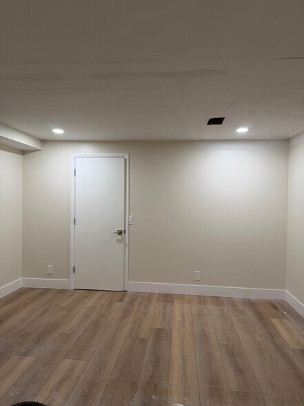 Building Photo - 64 Wintergreen Way