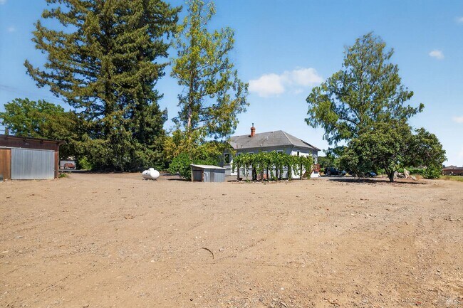 Building Photo - 4980 Dry Creek Rd
