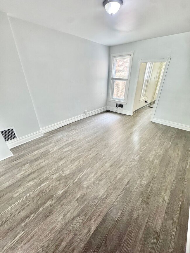 Building Photo - 1410 W Turner St