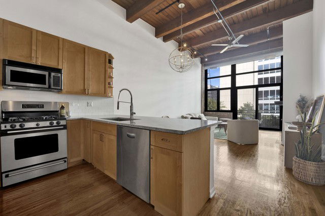 Building Photo - 525 W Superior St