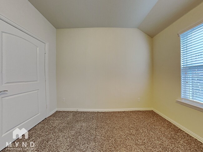 Building Photo - 4916 Meadow Falls Dr