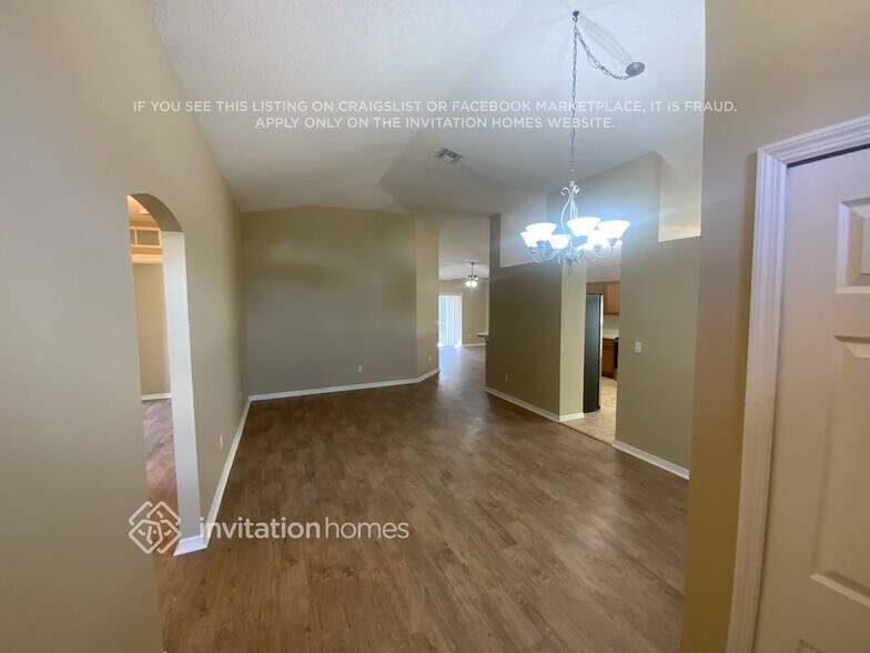 Building Photo - 214 Oak Branch Dr