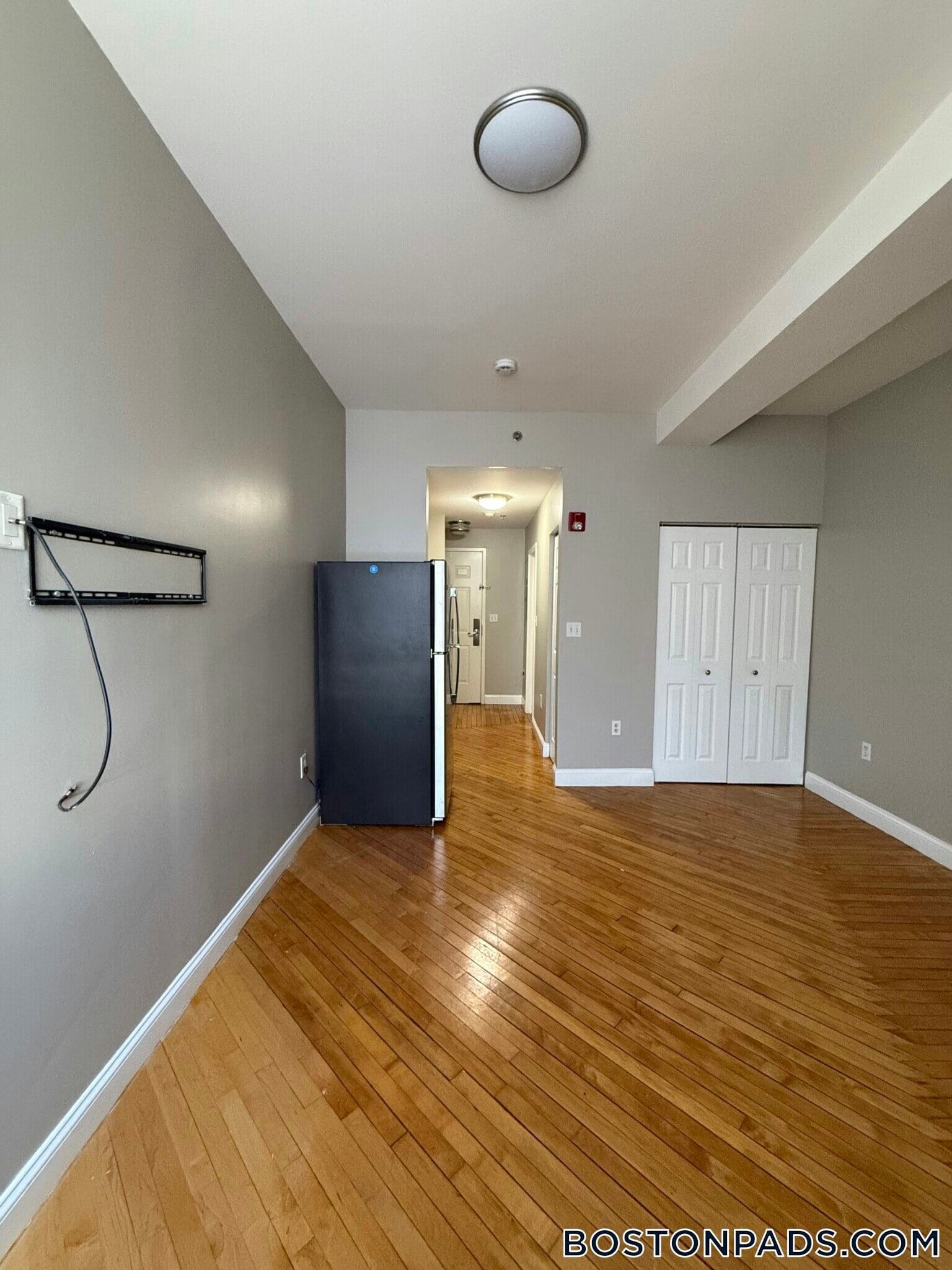 Building Photo - 312 Shirley St