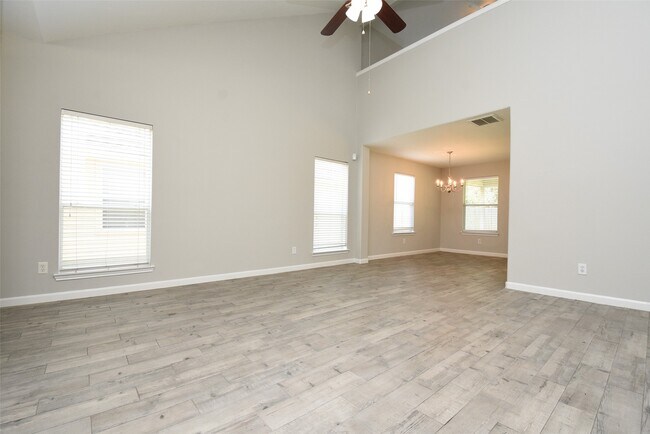 Building Photo - 21603 Falvel Lake Dr
