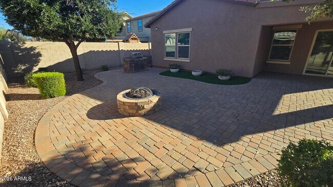 Building Photo - 10826 Avenida Del Rey