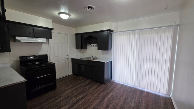 Building Photo - 4309 Woodedge Dr