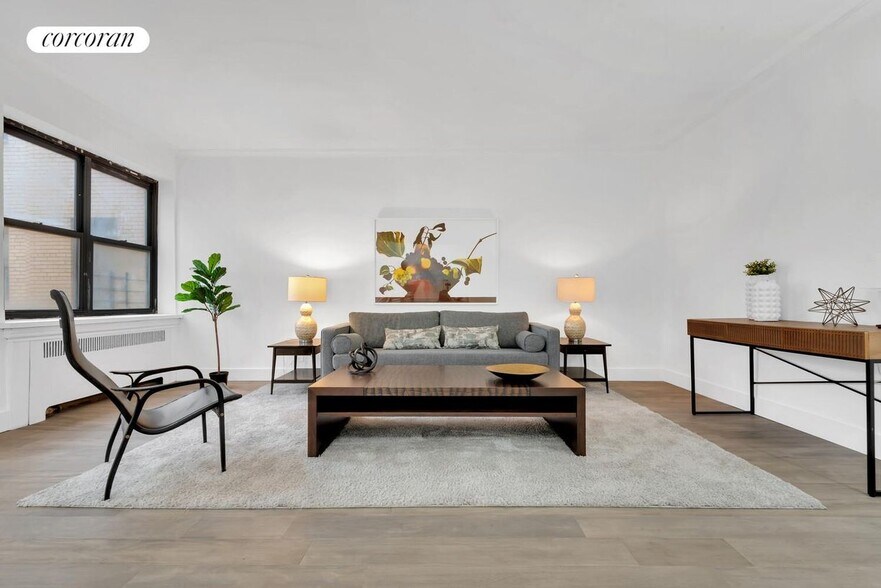 Primary Photo - 3000 Valentine Ave