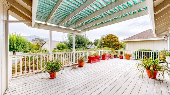 Building Photo - 7971 Oakmont Dr