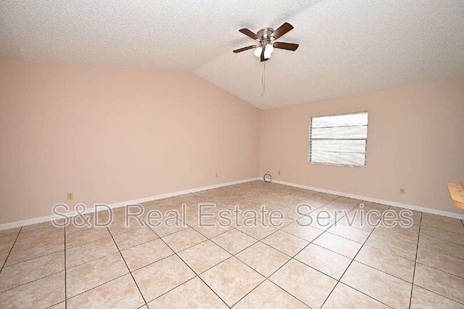 Building Photo - 1018 Sunshine Way SW