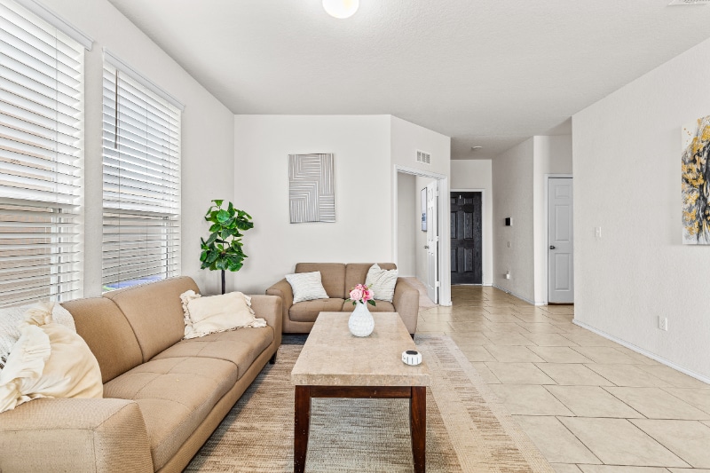 Building Photo - 10368 Braunig