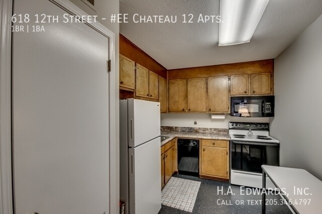 Building Photo - 618 12th St