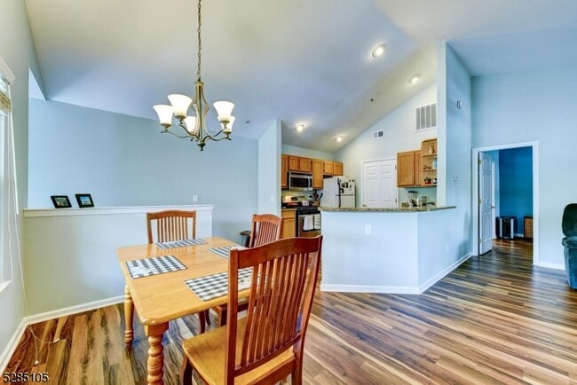 Building Photo - 5803 Tudor Dr