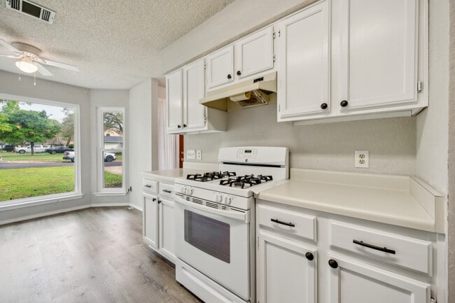 Building Photo - 4509 Alta Loma Dr