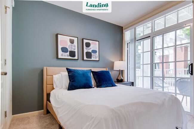 Building Photo - 925 N Garfield St